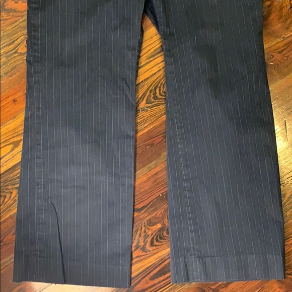 EUC Gap curvy navy pinstripe stretch ankle pant - Picture 4 of 6